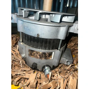 5613001 CATERPILLAR 561-3001: 24 Volts Alternator - Cat® Alternator Group (24 V)(95 A)